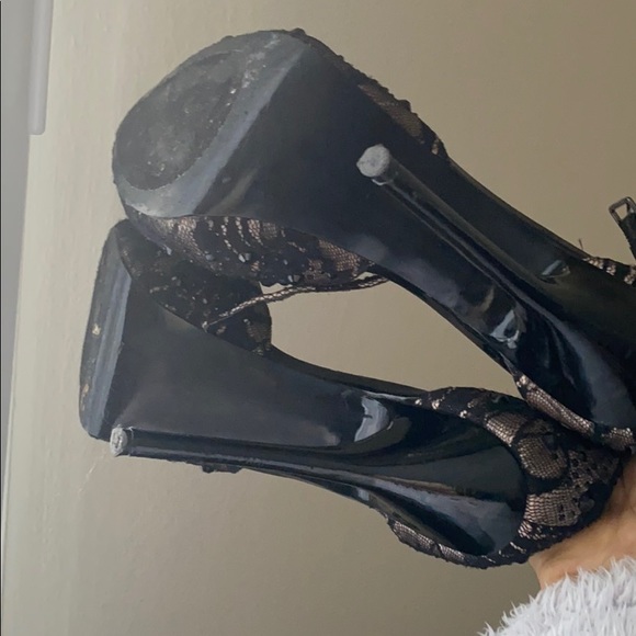 Gorgeous steve madden heels with plenty of life - Picture 3 of 5